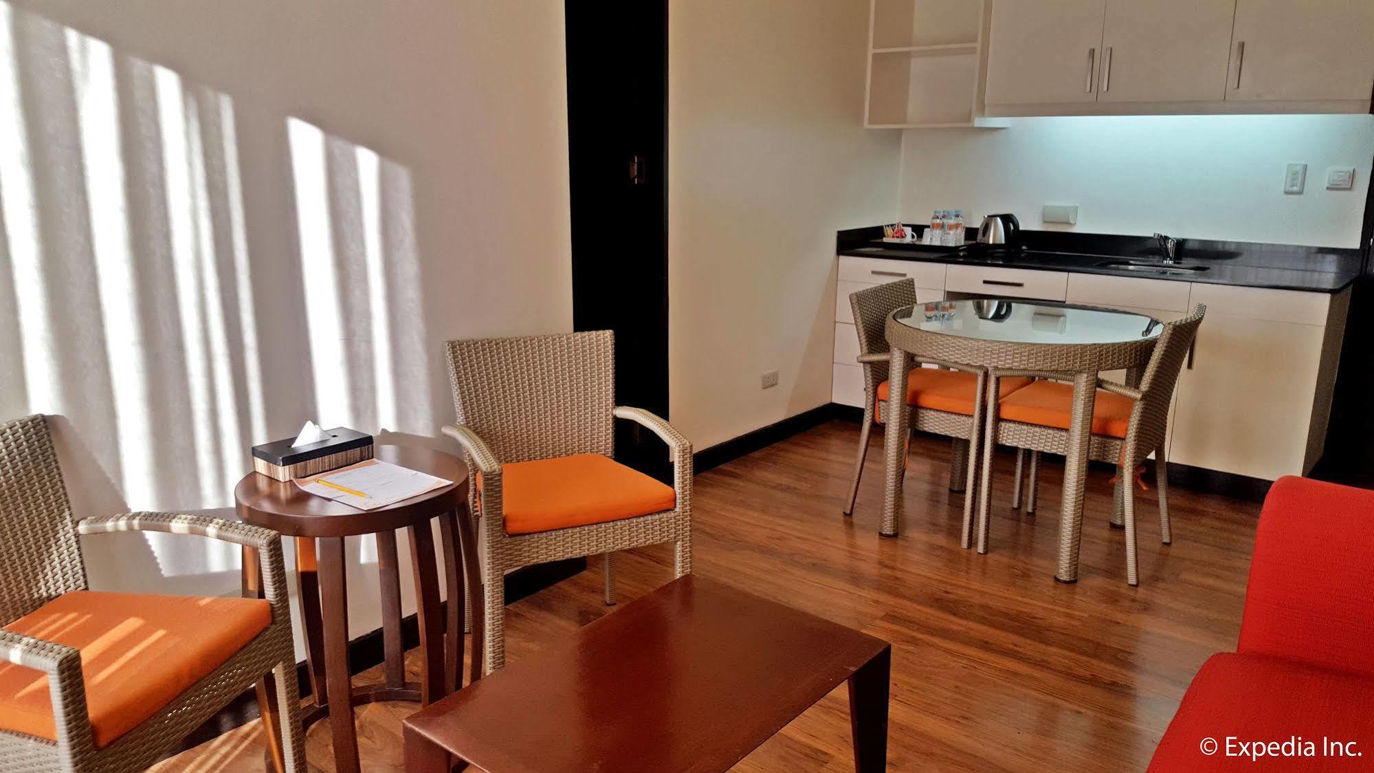 Giraffe Boutique Hotel Багио Экстерьер фото