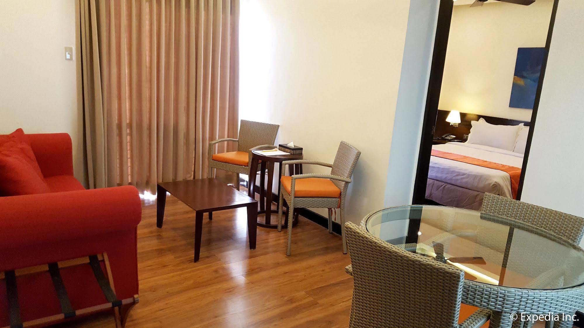 Giraffe Boutique Hotel Багио Экстерьер фото
